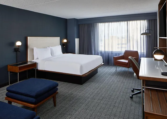 Courtyard By Marriott Detroit Downtown