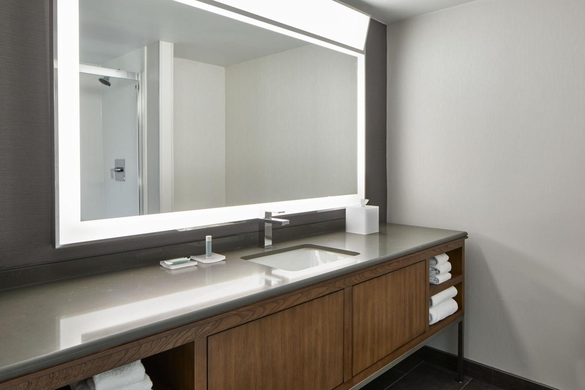 Courtyard By Marriott Downtown Hotel 3*
