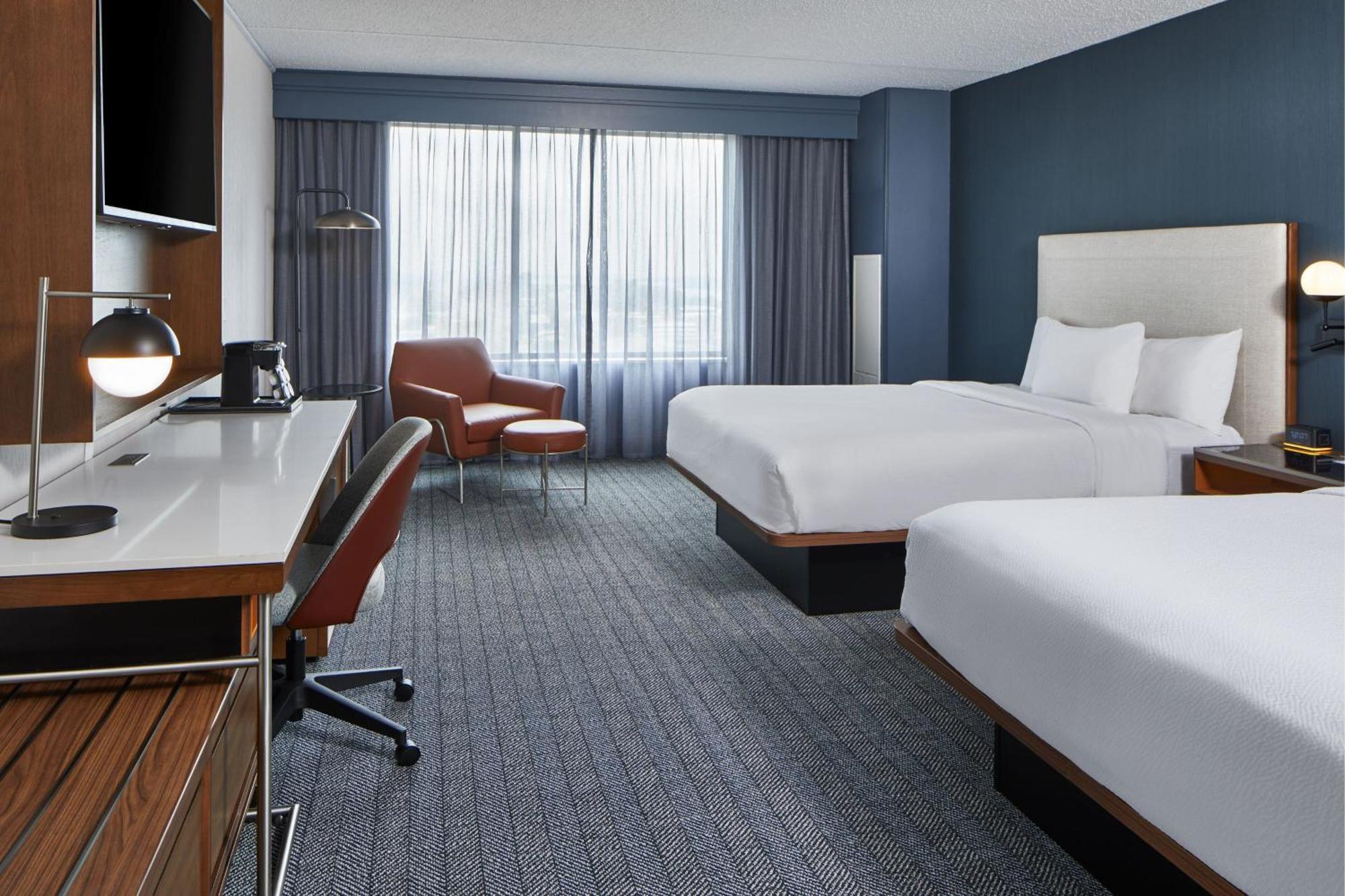 Courtyard By Marriott Downtown Detroit