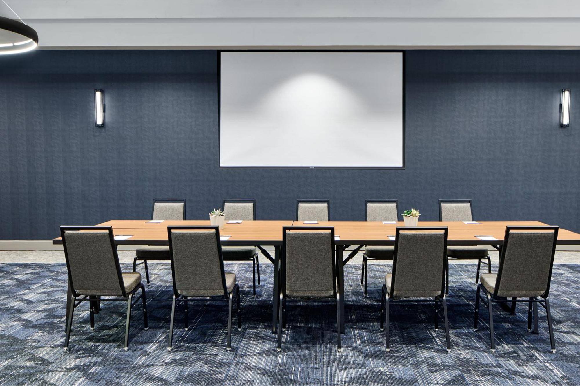 Courtyard By Marriott Downtown 3*