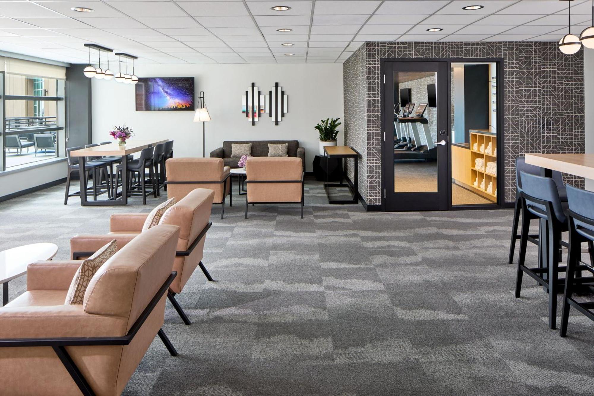Courtyard By Marriott Downtown